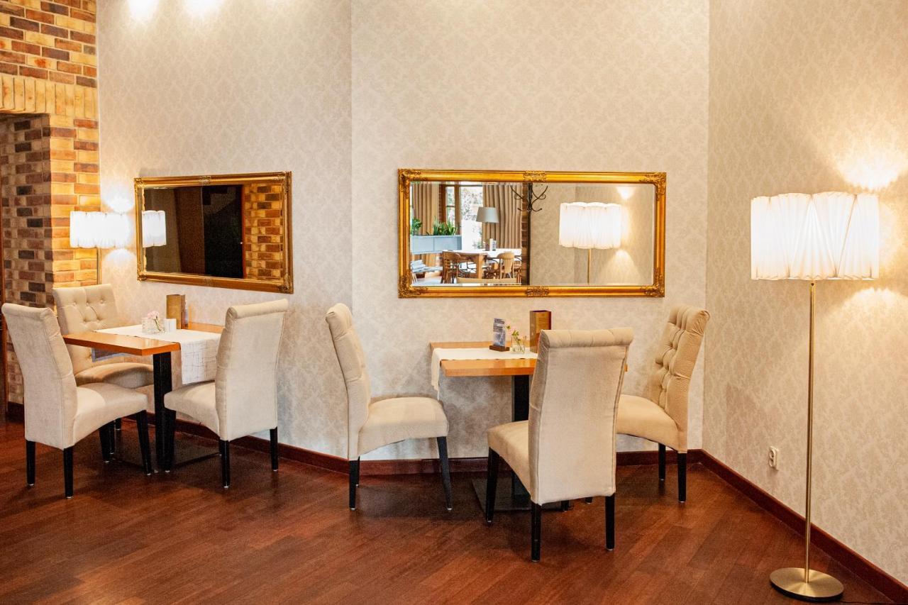 Hotel Spichlerz Lubawa Extérieur photo