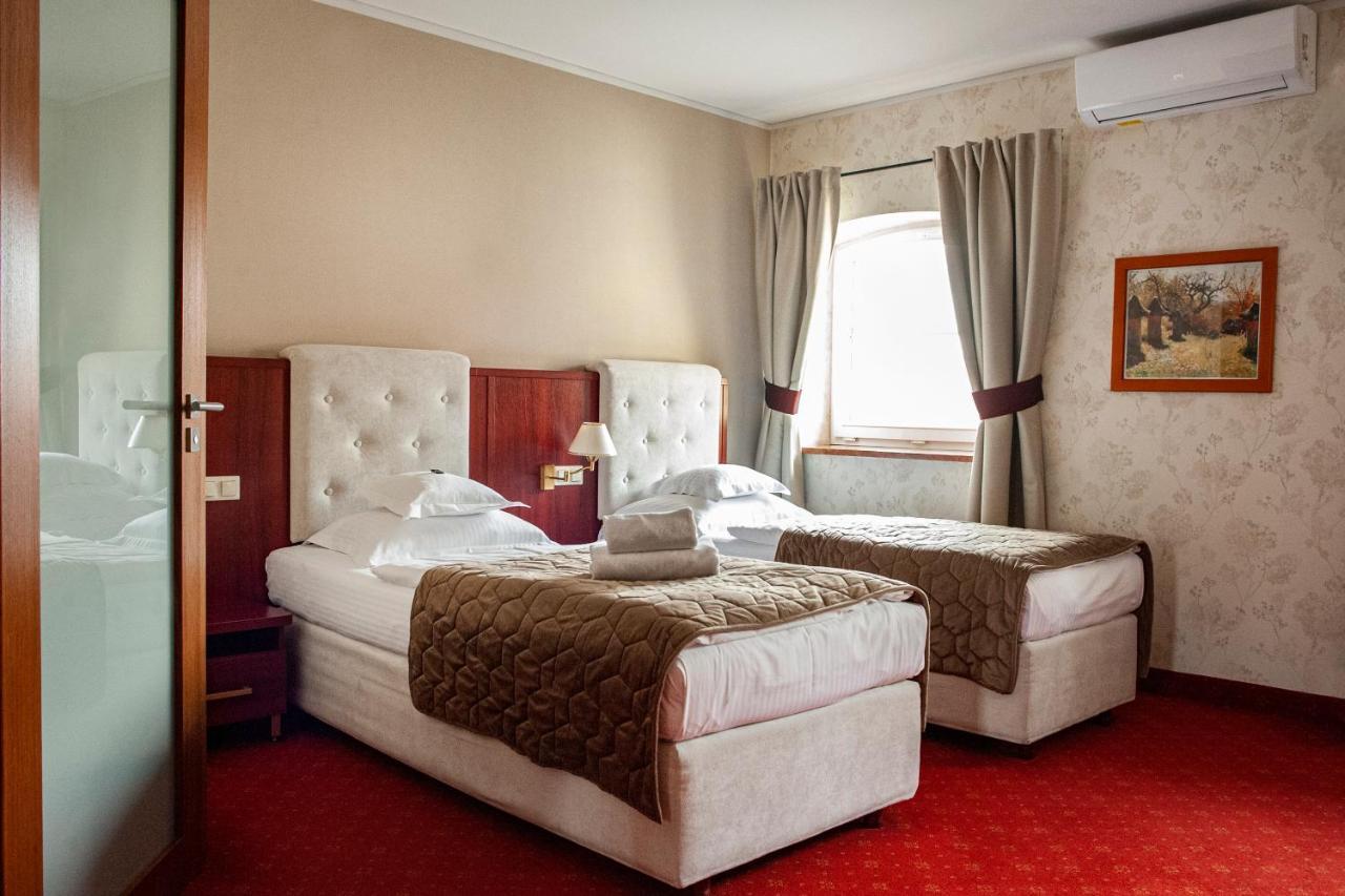 Hotel Spichlerz Lubawa Extérieur photo