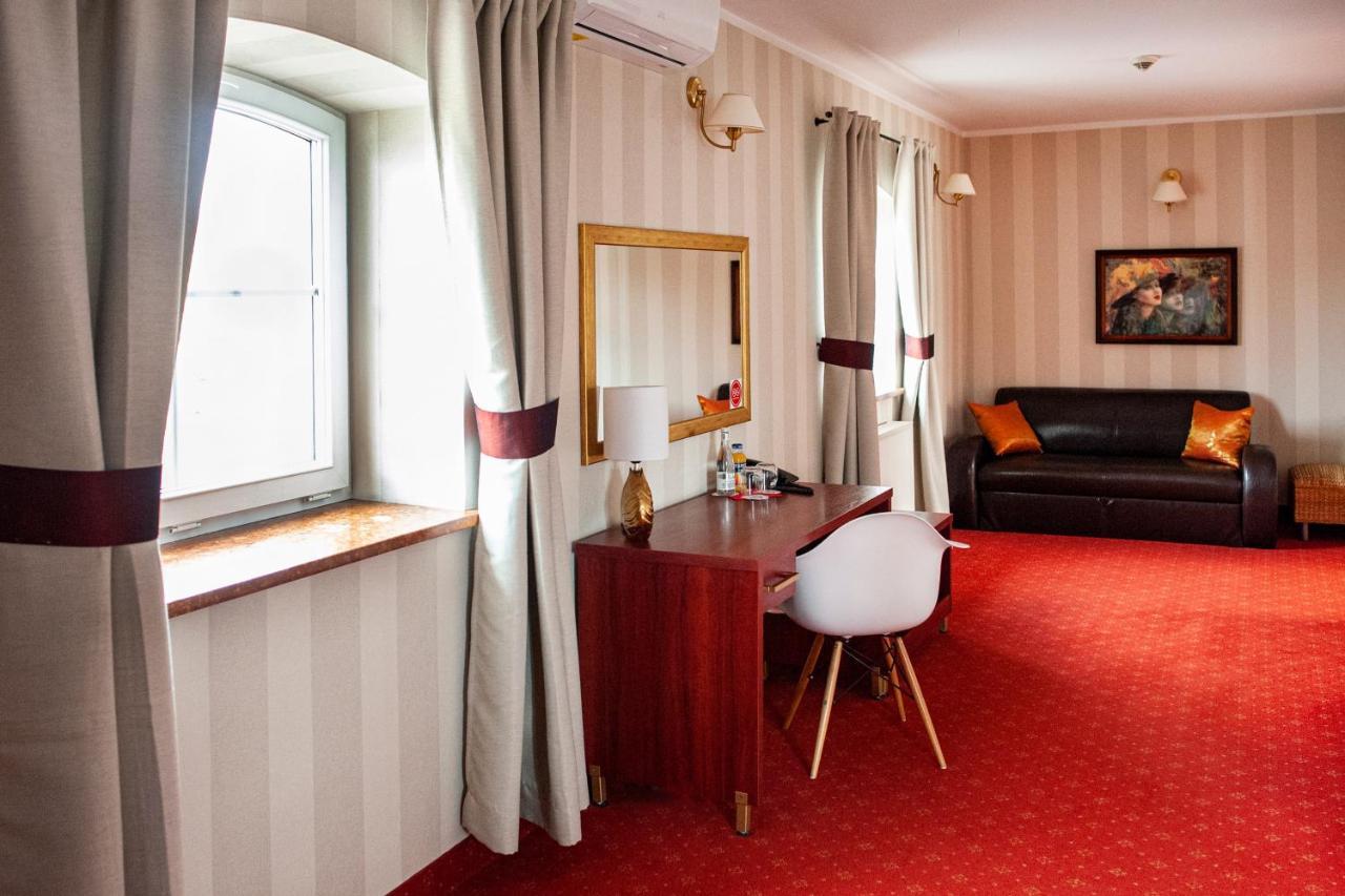 Hotel Spichlerz Lubawa Extérieur photo