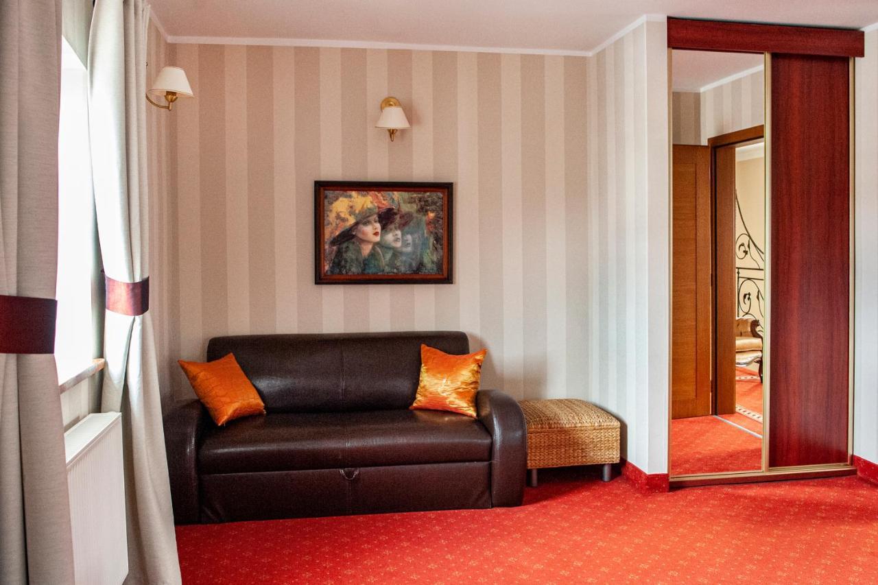 Hotel Spichlerz Lubawa Extérieur photo
