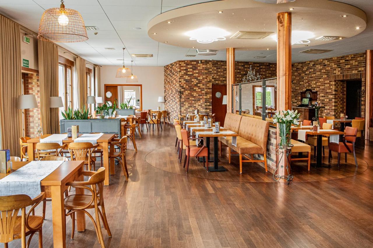 Hotel Spichlerz Lubawa Extérieur photo